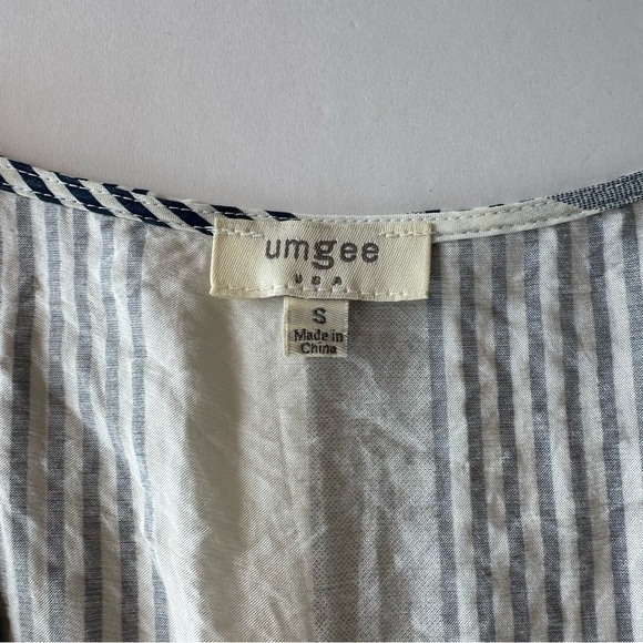 Umgee Striped V-Neck Short Sleeve Romper Size Snall - Picture 3 of 10